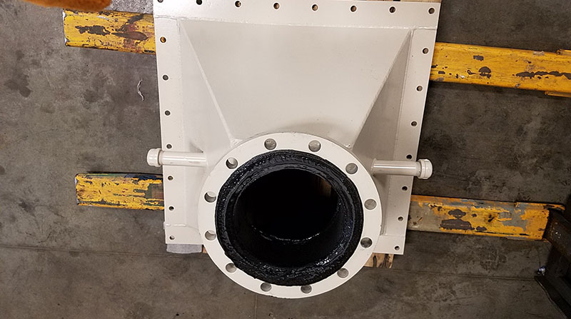 Защита полимерным покрытием Line-X от повреждения абразивом воронки элеватора для просеивания песка