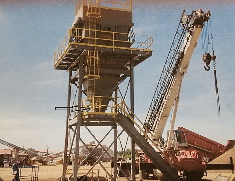 Защита полимерным покрытием Line-X от повреждения абразивом воронки элеватора для просеивания песка