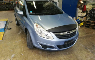 Защита передней части крышки капота полимерным покрытием Line-X