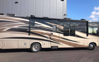 Гидроизоляция и защита крыши трейлера от механических повреждений полимерным покрытием Line-X