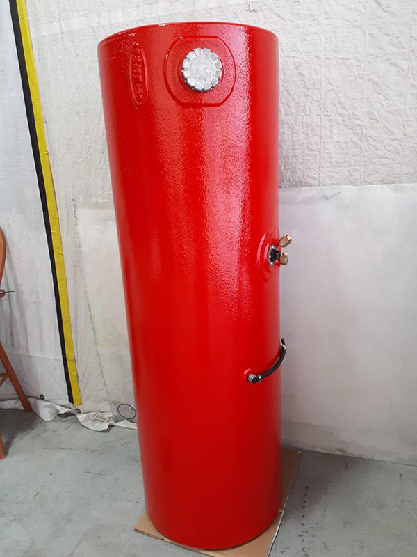 Защита бензобака грузовика от механических повреждений и коррозии полимерным покрытием Line-X