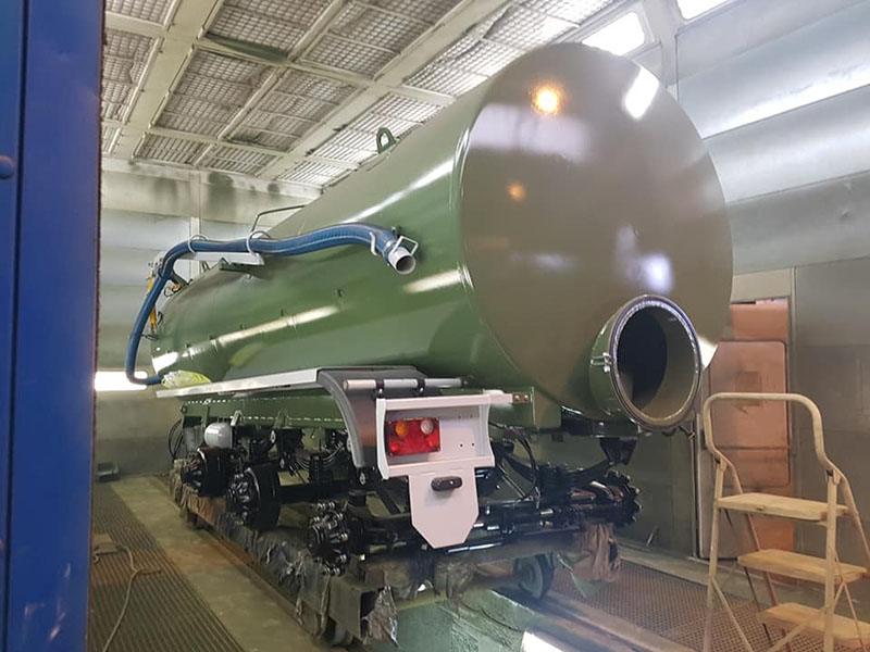 Красим защитным полимерным покрытием Line-X внутренности цистерны для перевозки минеральных удобрений