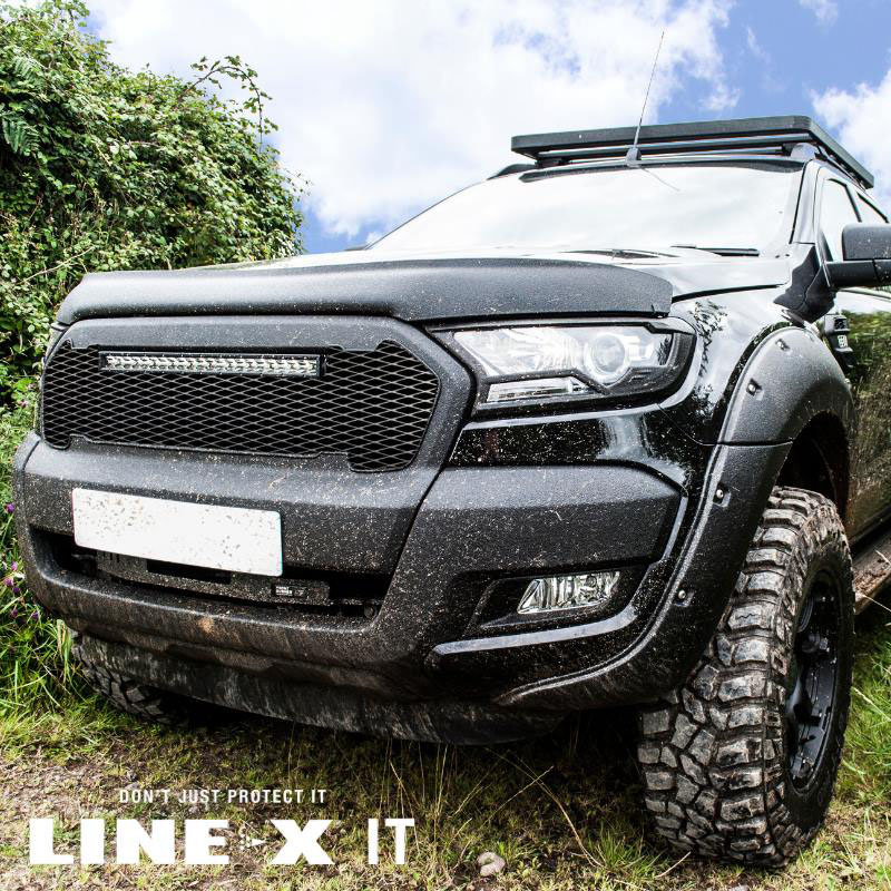 Защита кузова автомобиля полимерным покрытием Line-X от механических повреждений при езде по бездорожью      