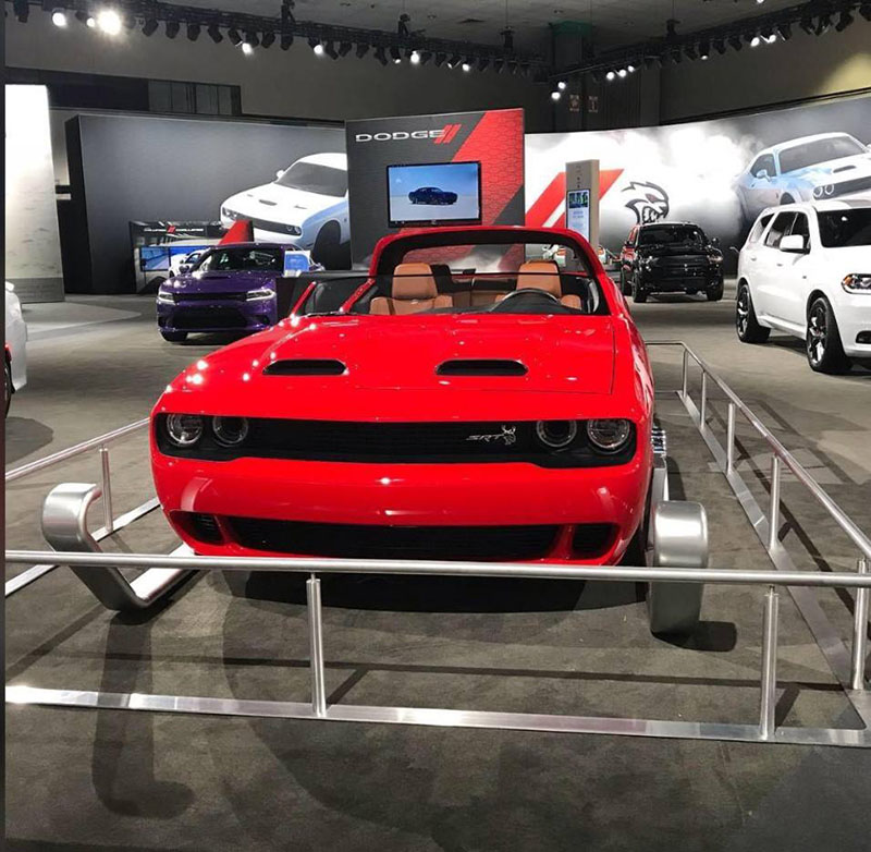 Современные «сани» для Санты собрали на базе купе Dodge Demon