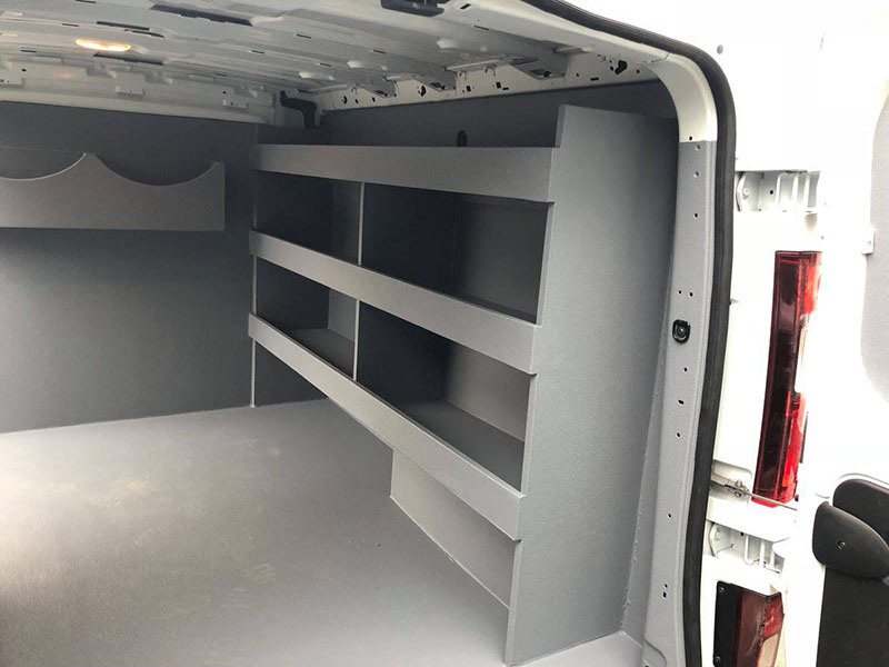 Полки для хранения в Line-X для грузового фургона