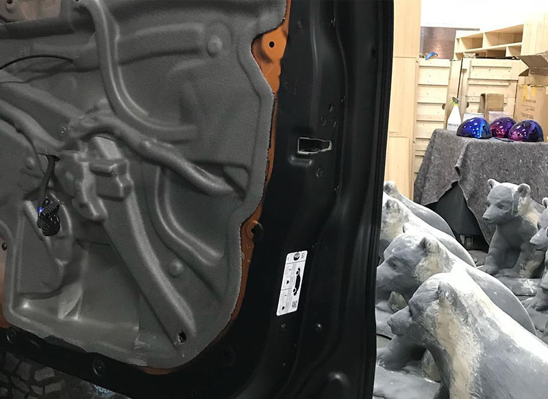 Защита кузова и карт дверей внедорожника Ford Ranger полимерным покрытием Line-X