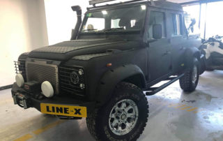 Защита кузова Land Rover Defender полимерным покрытием Line-X от механических повреждений. Антикор. Звукоизоляция