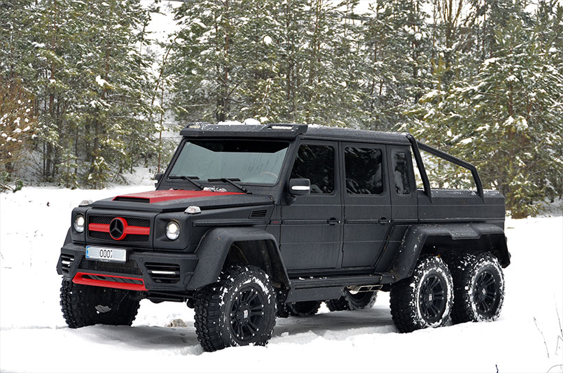 Защита кузова внедорожника Mersedes G Mansory 6×6 от механических повреждений и коррозии полимерным покрытием Line-X