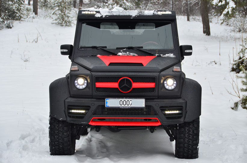 Защита кузова внедорожника Mersedes G Mansory 6×6 от механических повреждений и коррозии полимерным покрытием Line-X
