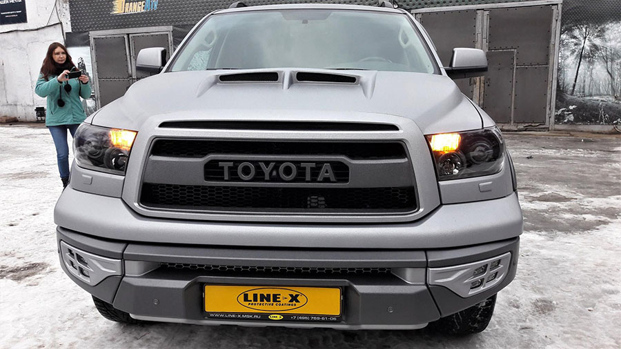 Защита кузова Toyota Sequoia покрытием Line-X, аэрография
