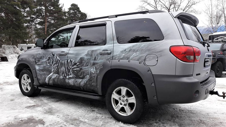 Защита кузова Toyota Sequoia покрытием Line-X, аэрография