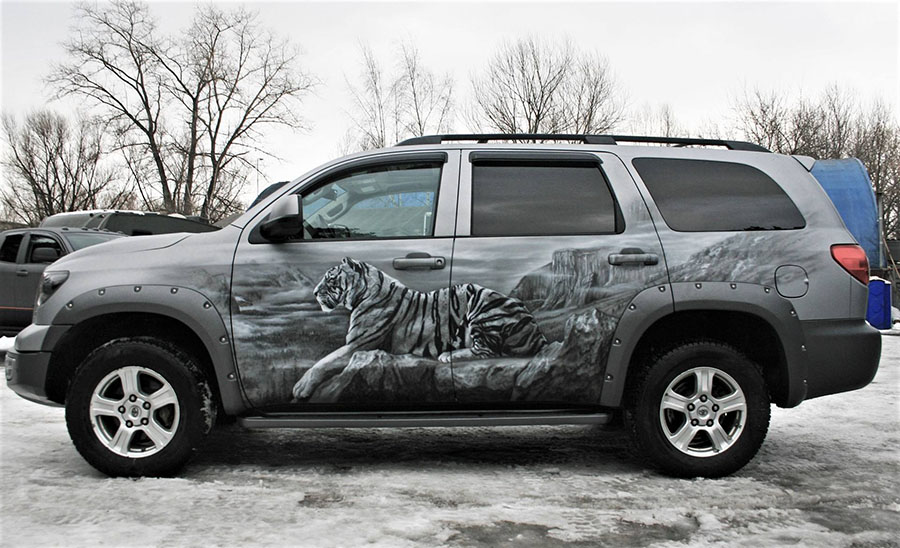 Защита кузова Toyota Sequoia покрытием Line-X, аэрография