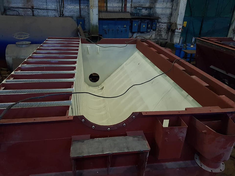 Защита промышленного оборудования горно-обогатительного комбинат полимерными покрытием Line-X от механических повреждений и коррозии