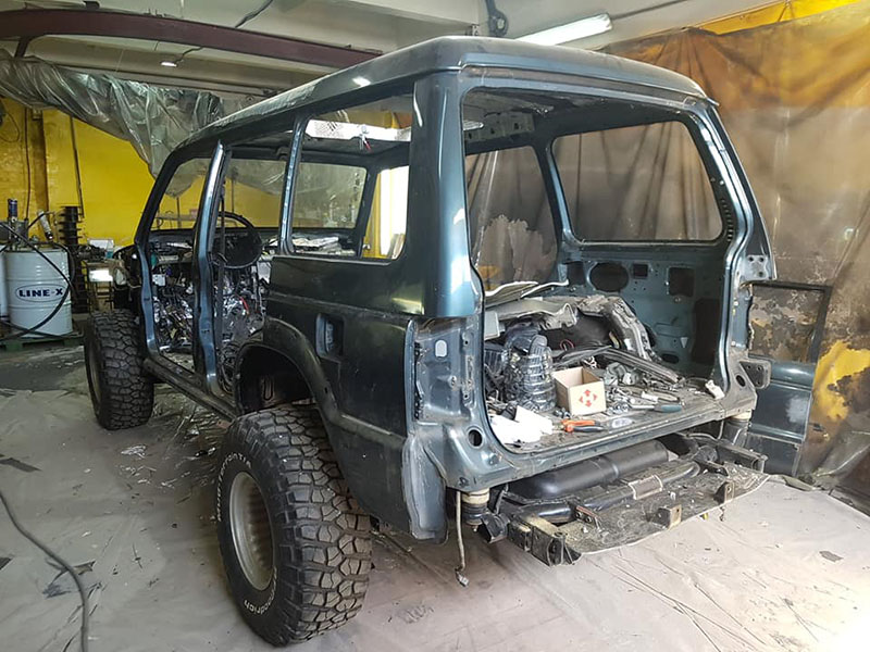 Восстановление кузова Mitsubishi Pajaro Wagon 2 с использованием защитного покрытия Line-X