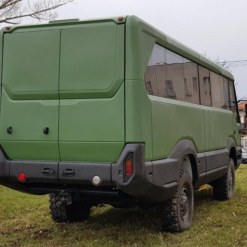 Первый в мире внедорожный автобус Torsus Praetorian в полимерной броне Line-X