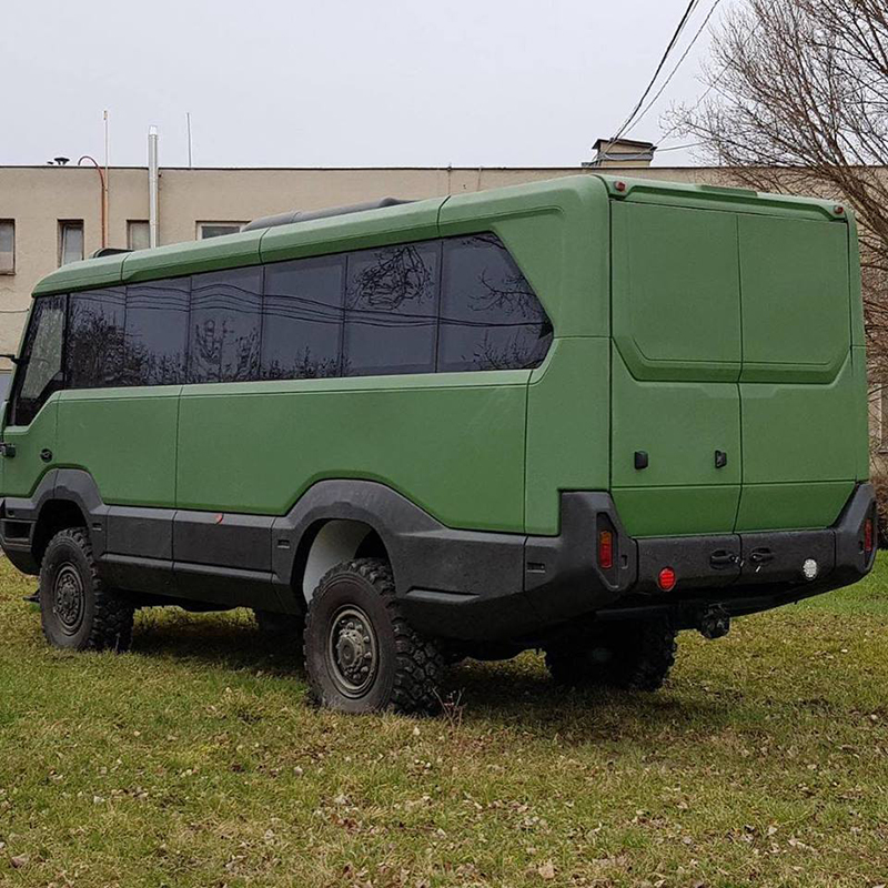 Первый в мире внедорожный автобус Torsus Praetorian в полимерной броне Line-X