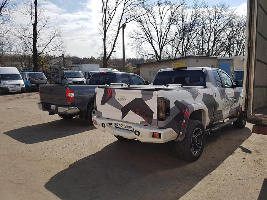 Во дворе боксов «Армлайн» прошлое Line-X встречается с настоящим и будущим