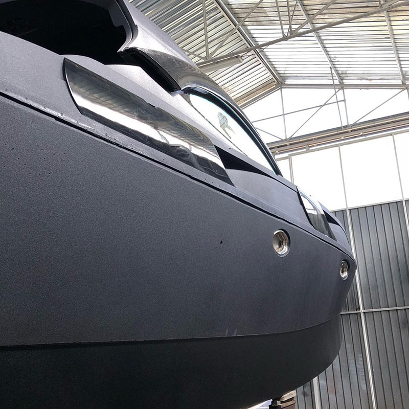 Покраска подводной и надводной части яхты полимерным покрытием Line-X