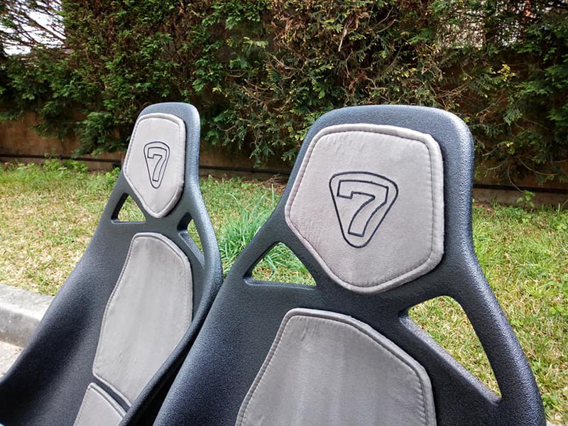 Спортивные сидения «ковши» в Line-X