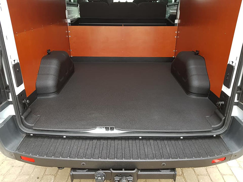 Как защитить грузовой отсек фургона от царапин и ржавчины?