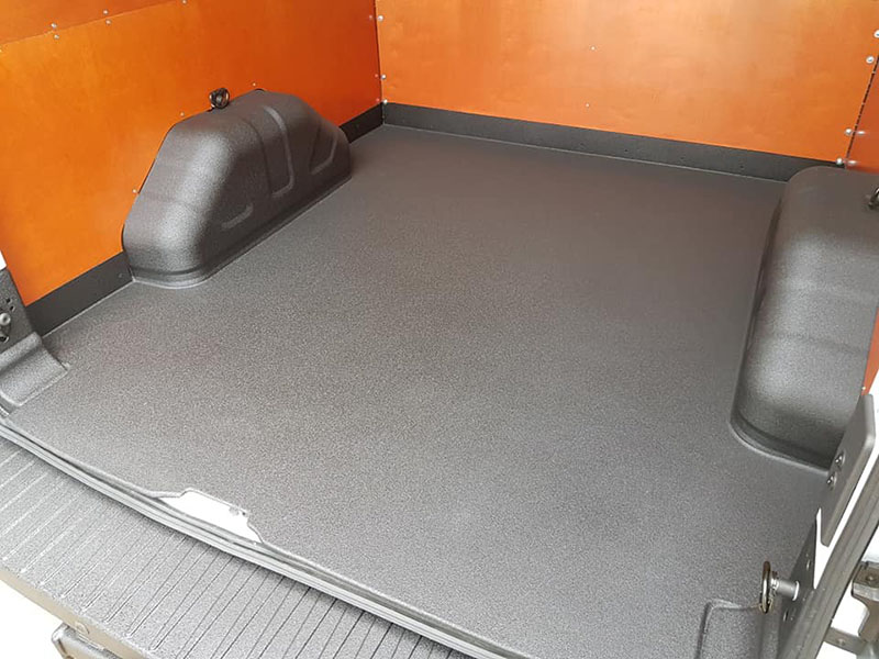 Как защитить грузовой отсек фургона от царапин и ржавчины?