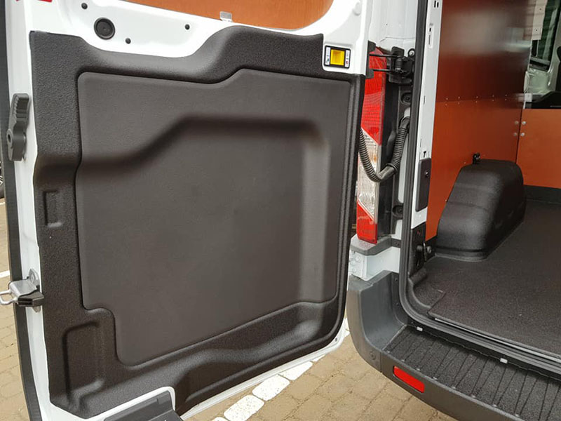 Как защитить грузовой отсек фургона от царапин и ржавчины?