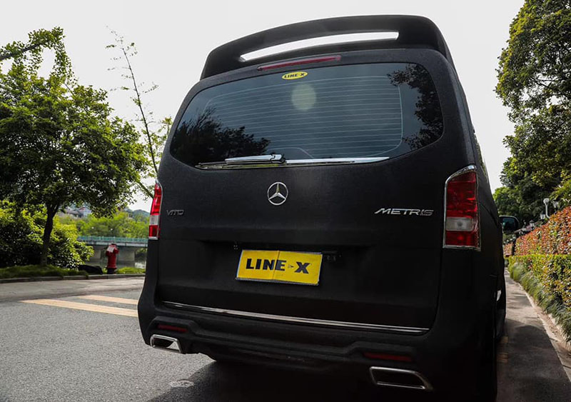 Защита микроавтобуса для VIP-персон полимерным покрытием Line-X