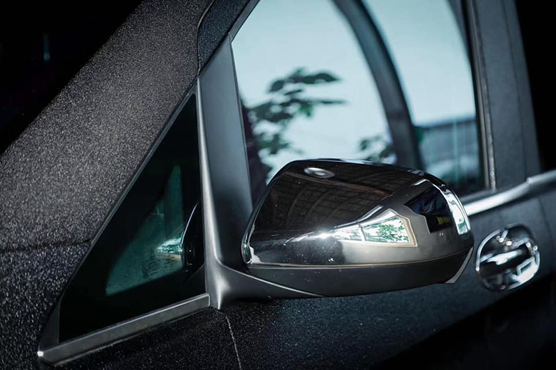 Защита микроавтобуса для VIP-персон полимерным покрытием Line-X