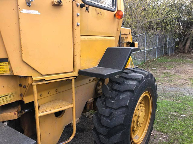 Защита «крыльев» трактора полимерным покрытием line-X, от механических повреждений и коррозии