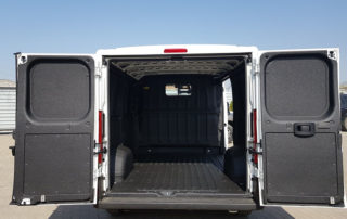 Есть фургон – крась в Line-X: о преимуществах защитного полимерного покрытия