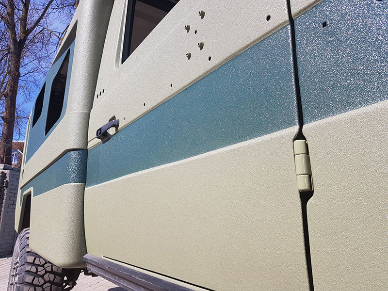 Реставрация внедорожника с будкой при помощи защитного покрытия Line-X