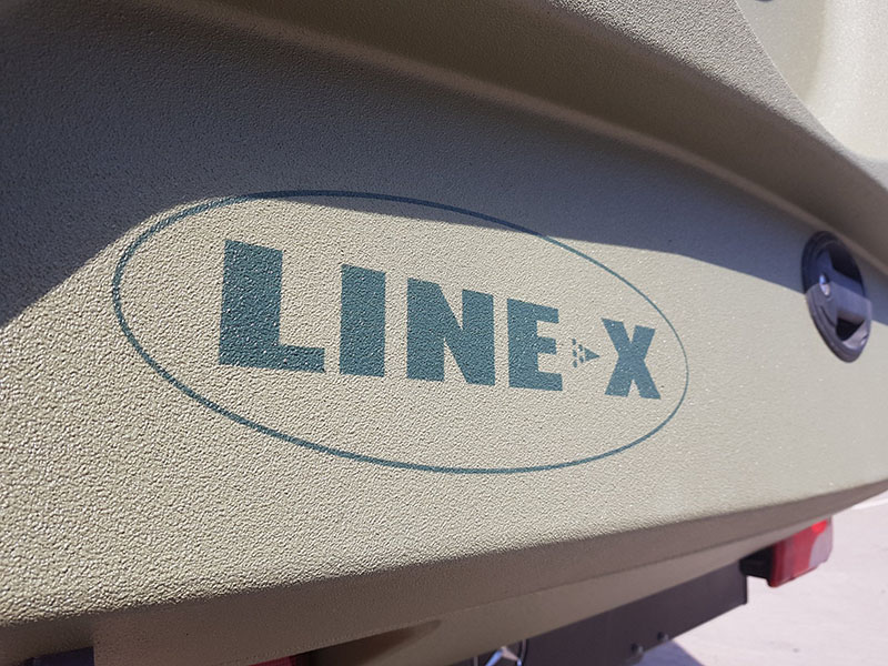 Реставрация внедорожника с будкой при помощи защитного покрытия Line-X