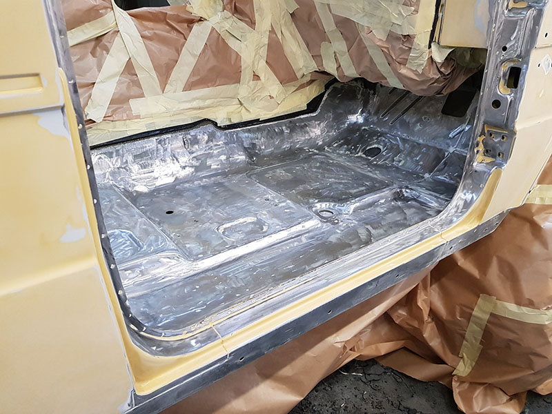 Реставрация внедорожника с будкой при помощи защитного покрытия Line-X