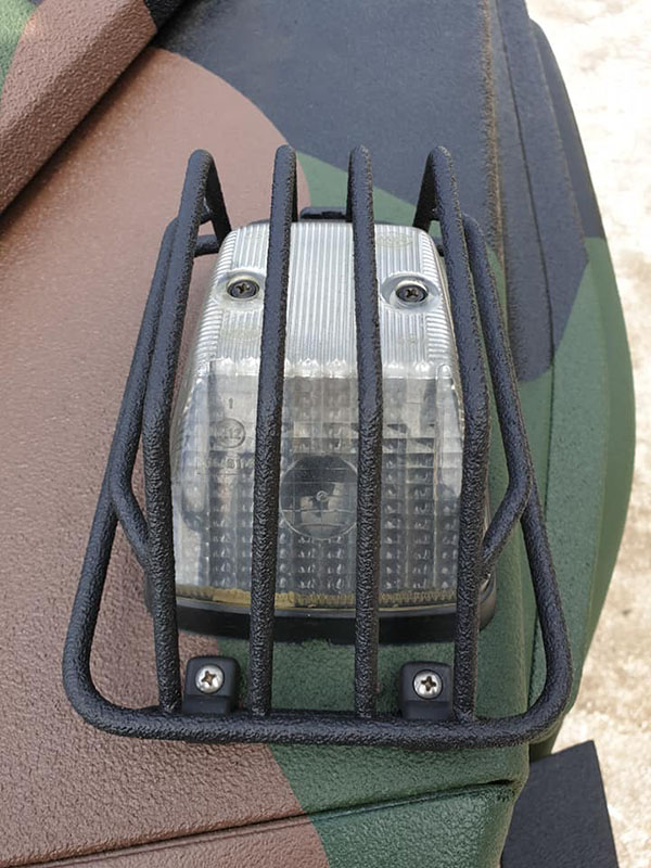 Полная защита кузова гелендвагена от механических повреждений и коррозии покрытием Line-X