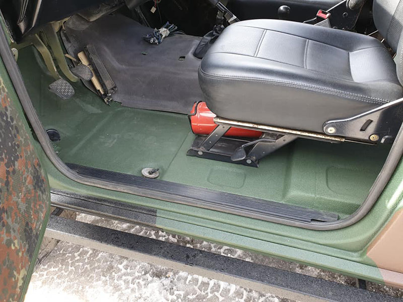 Полная защита кузова гелендвагена от механических повреждений и коррозии покрытием Line-X