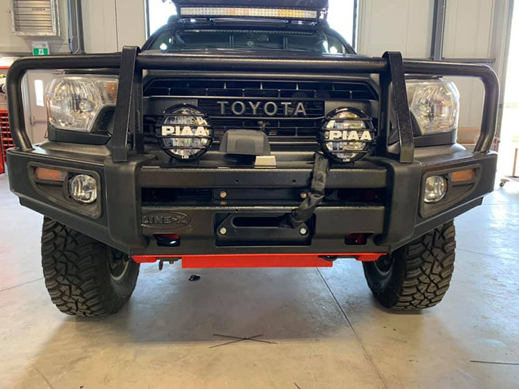 Защита наиболее уязвимых мест автомобиля покрытием Line-X