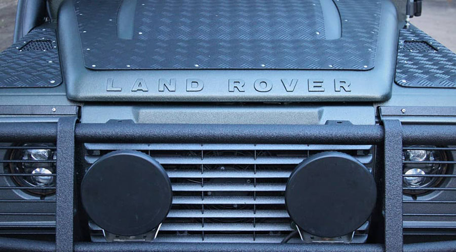 Защита кузова Land Rover Defender полимерным покрытием Line-X