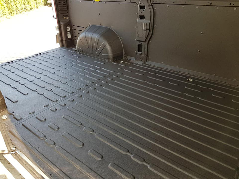 Как позаботиться о защите грузового отсека автомобиля?