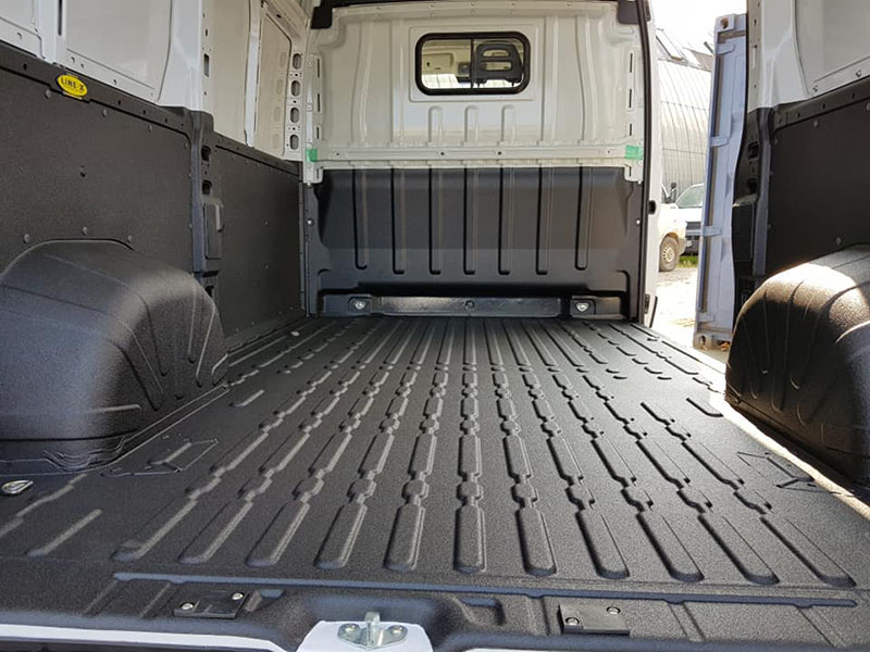 Как позаботиться о защите грузового отсека автомобиля?