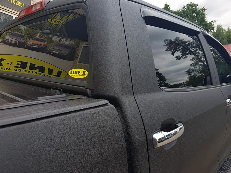 Сезон окраски Toyota Tundra защитным покрытием Line-X – в самом разгаре