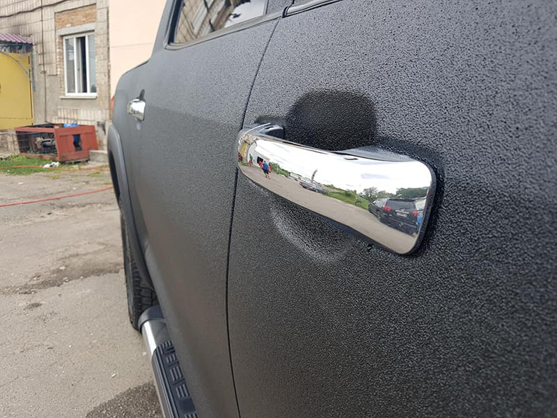 Сезон окраски Toyota Tundra защитным покрытием Line-X – в самом разгаре