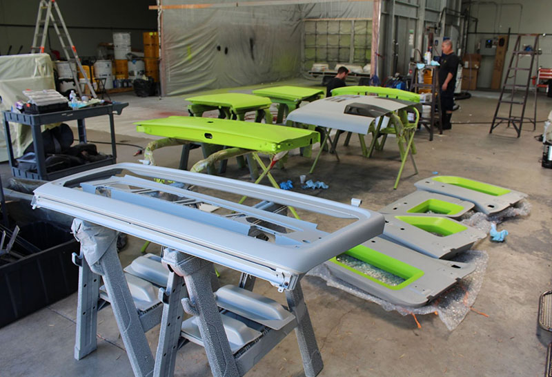 Кенни Пфитцер (Kenny Pfitzer), известный своей любовью к классическим цветам, решил добавить немного поп-арта при работе с защитным полимерным покрытием Line-X.