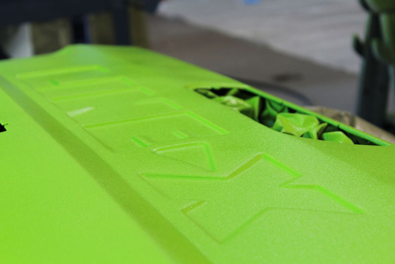 Кенни Пфитцер (Kenny Pfitzer), известный своей любовью к классическим цветам, решил добавить немного поп-арта при работе с защитным полимерным покрытием Line-X.