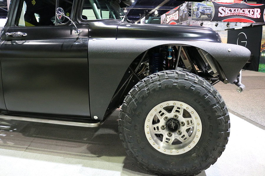 Chevy Cameo 1957 года: 700 лс и покрытие Line-X