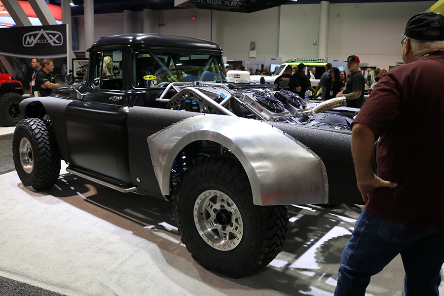 Chevy Cameo 1957 года: 700 лс и покрытие Line-X