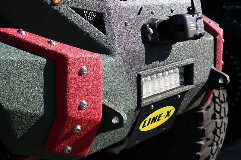 Еще один шоукар в защитном покрытии Line-X с выставки SEMA 2019, который представляет свежий взгляд на тюнинг автомобилей с Восточного побережья