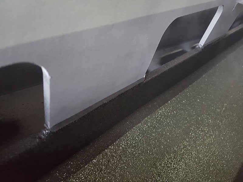 Перед тем как уйти на заслуженные новогодние каникулы, мы решили сделать финальный рывок и закончить работу над проектом по защите ванн горно-обогатительного комбината полимерным покрытием Line-X