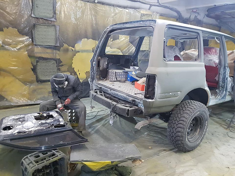 Восстанавливаем Toyota Land Cruiser в Line-X после Раптора