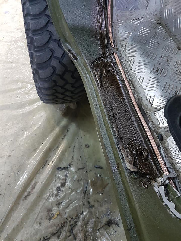 Восстанавливаем Toyota Land Cruiser в Line-X после Раптора