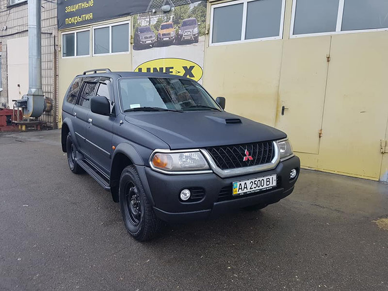 Как перестать переживать из-за царапин и мелких сколов ЛКП? Ответ прост – окрасить автомобиль защитным покрытием Line-X.